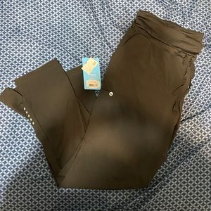 Women’s black barco scrub pants. Only been worn to try them on and still has tag